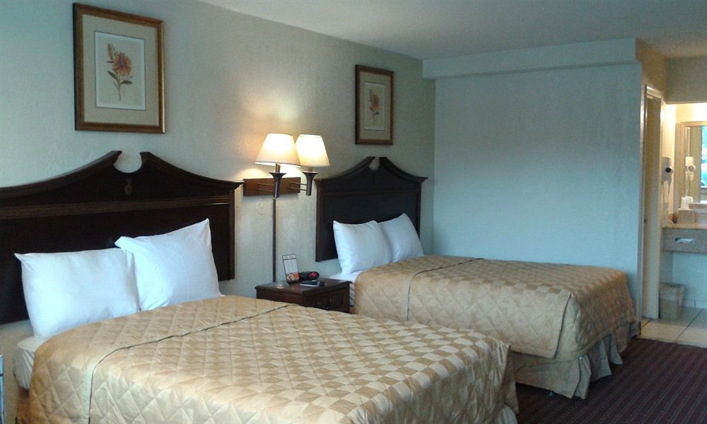 Key West Inn - Newport News Extérieur photo