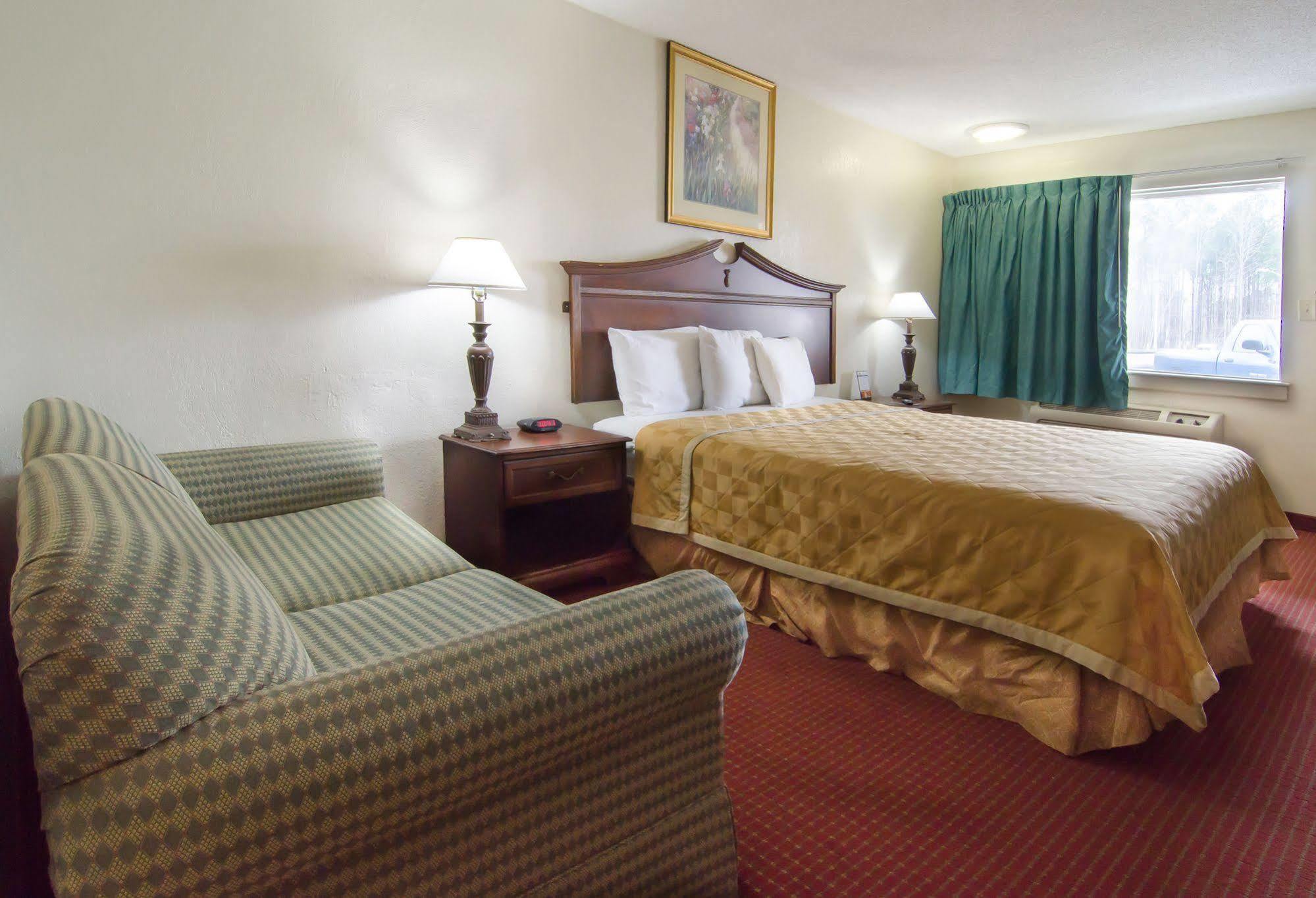 Key West Inn - Newport News Extérieur photo