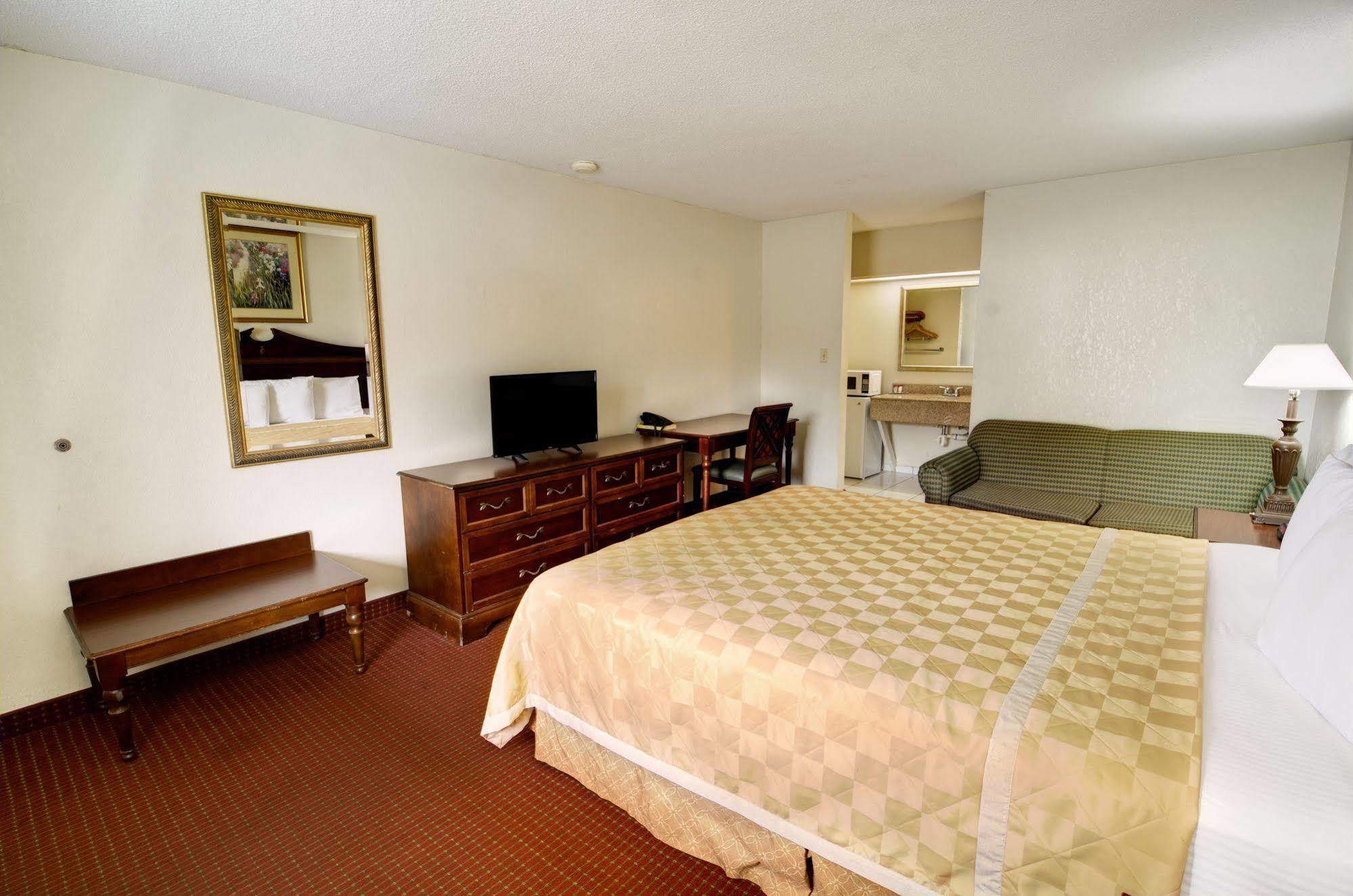 Key West Inn - Newport News Extérieur photo
