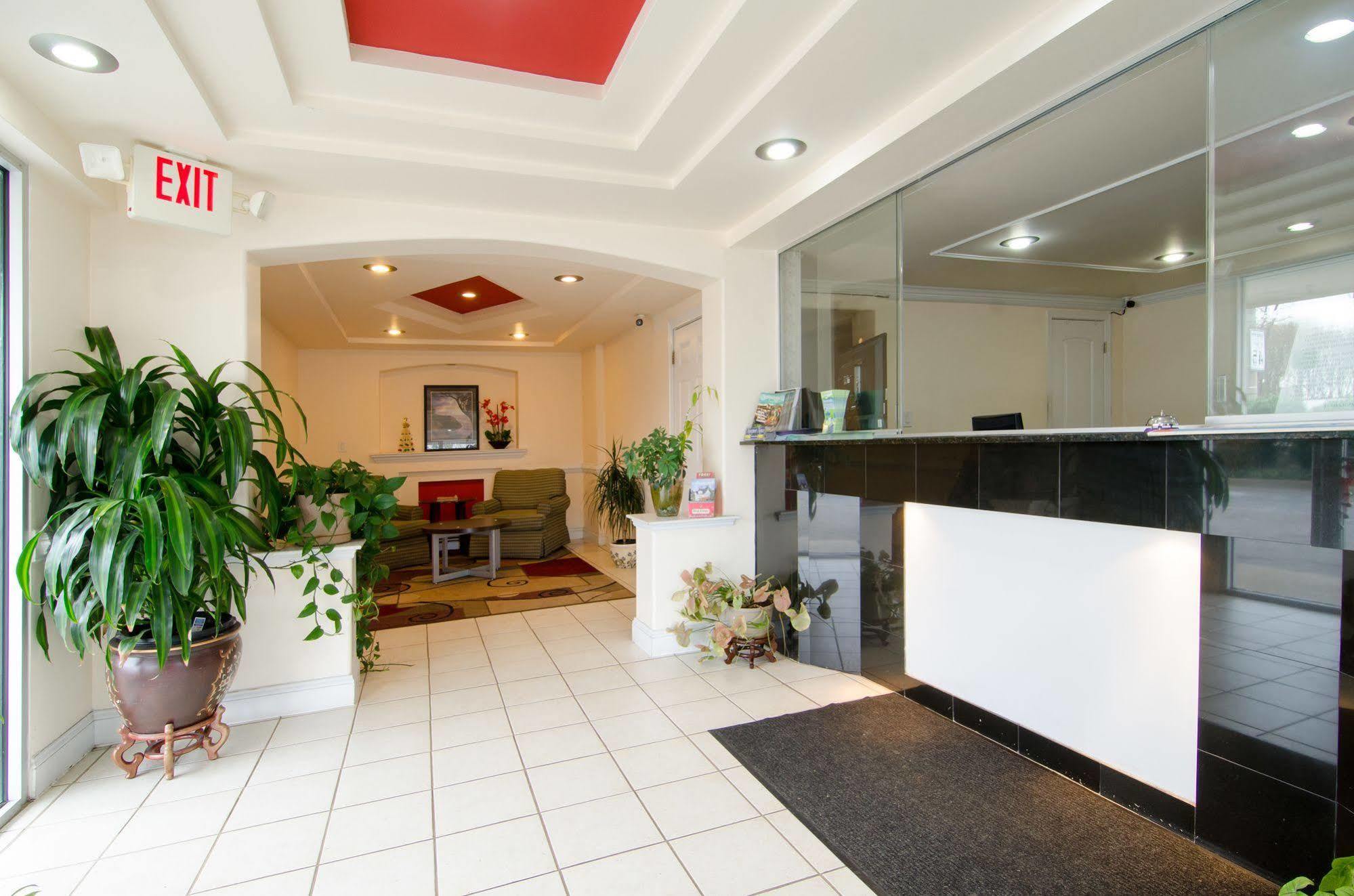 Key West Inn - Newport News Extérieur photo